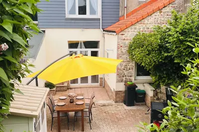 Image de Maison spacieuse avec jardin privé