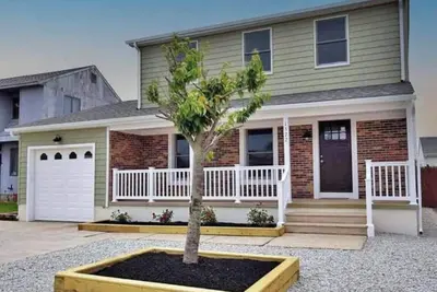Image de 2250 sq ft Spacious Beach House Near Ac!