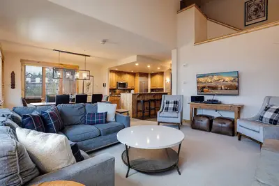 Image de An223 | Antlers Steamboat | Newly Listed | Beautifully Decorated | Ski In/Out