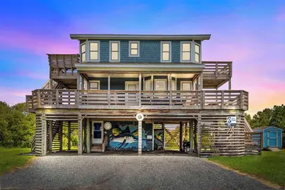 Image de Oceanside Home with Hot Tub, Nearby Beach Access, and Grills. A Retreat for All!