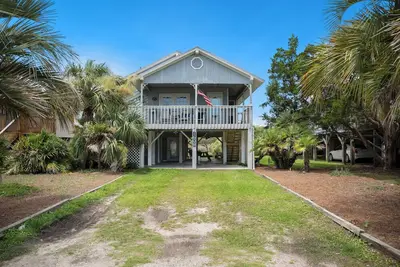 Image de The Marsh: Cozy Cottage with Beautiful Marsh Views, Short Walk to Beach