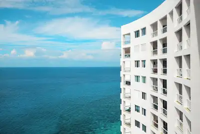 Image de Oceanfront Oasis at Peninsula Grand 13b