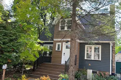 Image de Remodeled 1920’s home one block from Monona Bay.