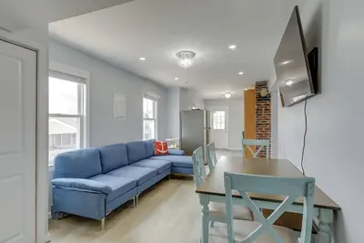 Image de Sunny Seaside Heights Retreat: Walkable Location!