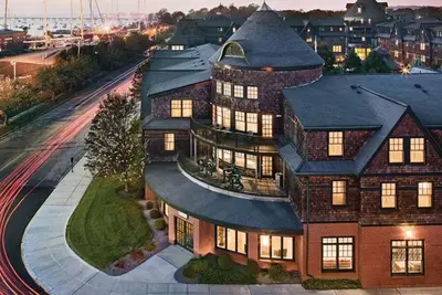 Image de Downtown Newport Resort Folk Fest Hot Tubs Pools and so much more!