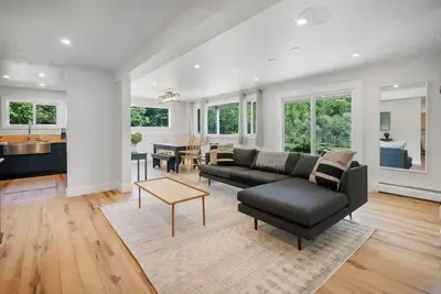 Image de Fully Renovated Condo in Heart of Stowe