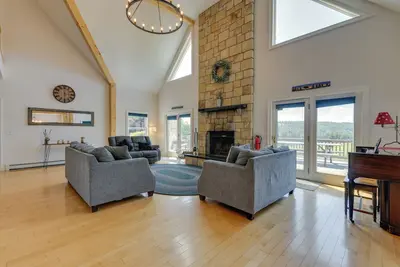 Image de Secluded Calais Getaway: Deck, Hot Tub & More!