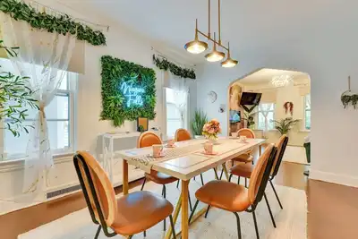 Image de Themed New York Home ~ 2 Mi to Niagara Falls!
