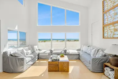 Image de Beachfront Villa w\/ Direct Beach Access & Elevator!