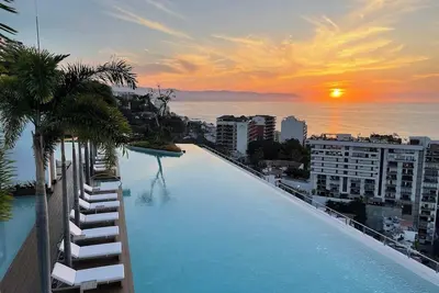Image de Soho - Pv\nLuxury resort condo in heart of town with ocean & city view.