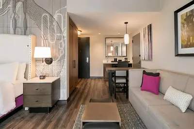 Image de Great Location! 4 Comfortable Units, Indoor Pool, Free Breakfast, Parking!