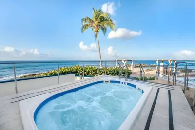 Image de Caribbean Paradise Retreat! Full Kitchen, Outdoor Swimming Pool, Free Parking!