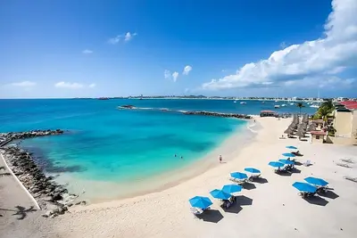 Image de Unwind and Indulge in the Beauty of St. Maarten! Outdoor Pool, Full Kitchen!