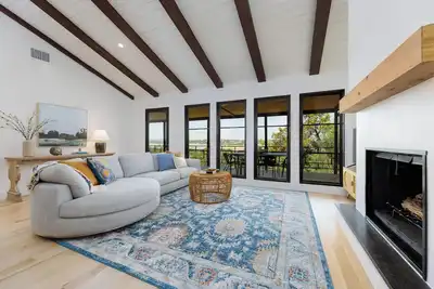 Image de Canyon Lake Views! Newly Remodeled Lake house near the water & boat ramp!