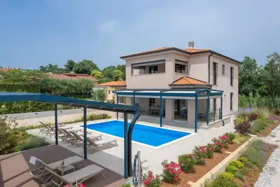 Image de Belle maison Ă Kadumi avec WiFi