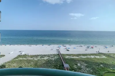Image de Beach Colony East 9d gulf front with large balcony!
