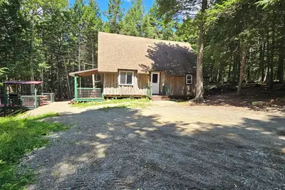 Image de Spacious cabin on beautiful Long Lake w\/waterfront view, private dock, fire pit.