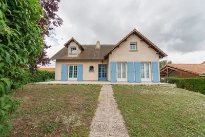 Image de Champ de Gain : maison familiale avec piscine Ă 10 min du Futuroscope