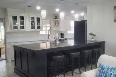 3 Bedroom family house. Within minutes of the beauty Jupiter has to offer!