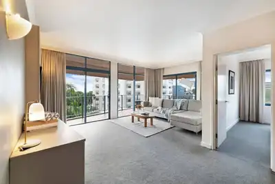 Image de Breezy Harbourfront Resort Escape w Tropical Pool