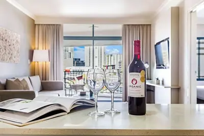 Image de Couples Escape on the Esplanade w Pool and Balcony