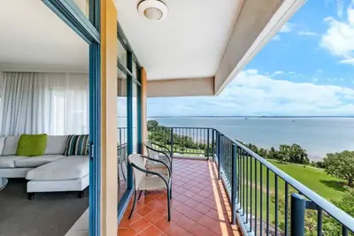 Image de Postcard Waterfront Living on the Esplanade