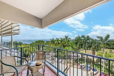 Image de Tropical Sunsets Oceanview Resort Stay with Pool