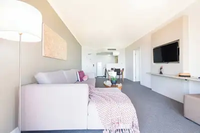 Image de Sky high Waterfront Living across two Apartments