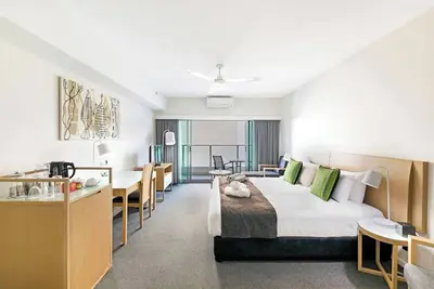 Image de Double Delight Cbd Resort style Adjacent Studios