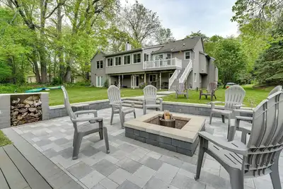 Image de Canal-Front Commerce Home w\/ Game Room!