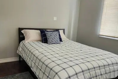 Image de Centrally located 10 minutes from downtown Toronto