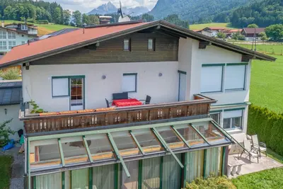 Image de Villa de luxe près de la piscine