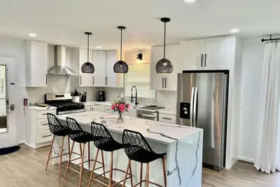 Image de You’re home away from home. Centrally located Decatur