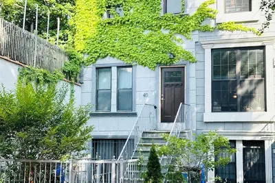 Image de Cheerful 2 Bedroom Apt  5 Mins WAlk From Train Station