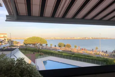 Image de Appartement moderne avec terrasse et vue mer - La Rochelle