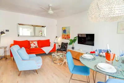 Happy Diamond by Hello Homes Sitges
