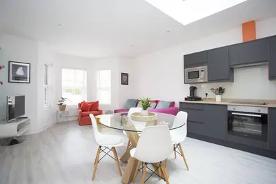 Image de Appartement-Appartement-Salle de bain privée séparée-Vue ville