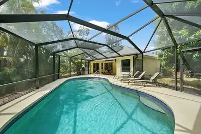 Image de Shared Dock and Private Backyard with Pool -Casa Mango