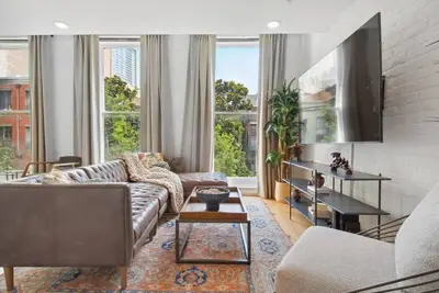 Image de Stylish Cbd Condo | Near French Quarter