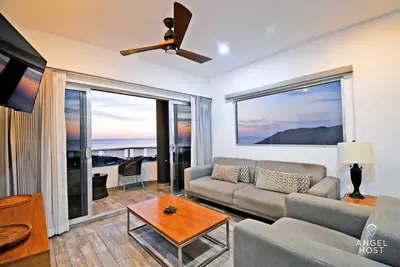 Image de Gated Community, Oceanview Condo + Pool & Gym