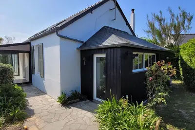 Image de Maison de vacances à moins d'une minute de la plage à pied!