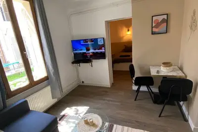 Image de Appartement 2 pièces - Metro 13 - Porte de Paris \/ Stade de France