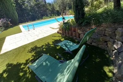 Image de Belle maison 50m2 cœur Lubéron sur propriété 6000m2 Calme Nature  2 personnes