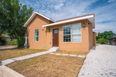 Image de Charming 3br/2ba Gem Close to Downtown/ Riverwalk