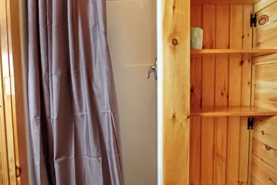 Image de Deluxe Cabin 61 w\/ 4 Beds