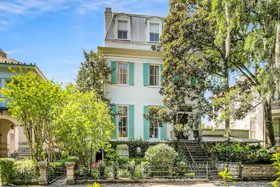 Image de Historic Gem on Forsyth Park: A Timeless Vacation Rental -Stvr 02011
