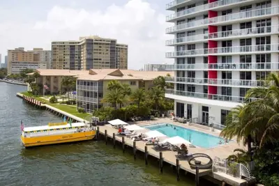 Image de Hallandale Beach Studio Hotel Amenities 2 Queen Beds