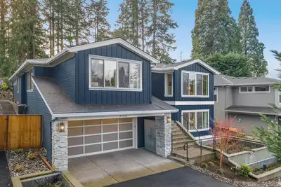 Image de High End New Estate Home in Lake Oswego. Private suite on 1st level w/o stairs.
