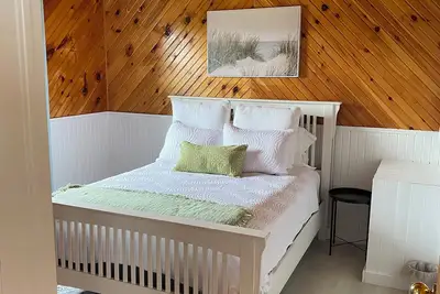 Image de Beach front cottage minutes from the Northern Tip of the Island! (Pet Friendly)