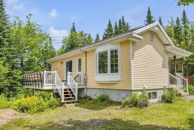 Image de Initial | Yellow | Lac-Beauport
